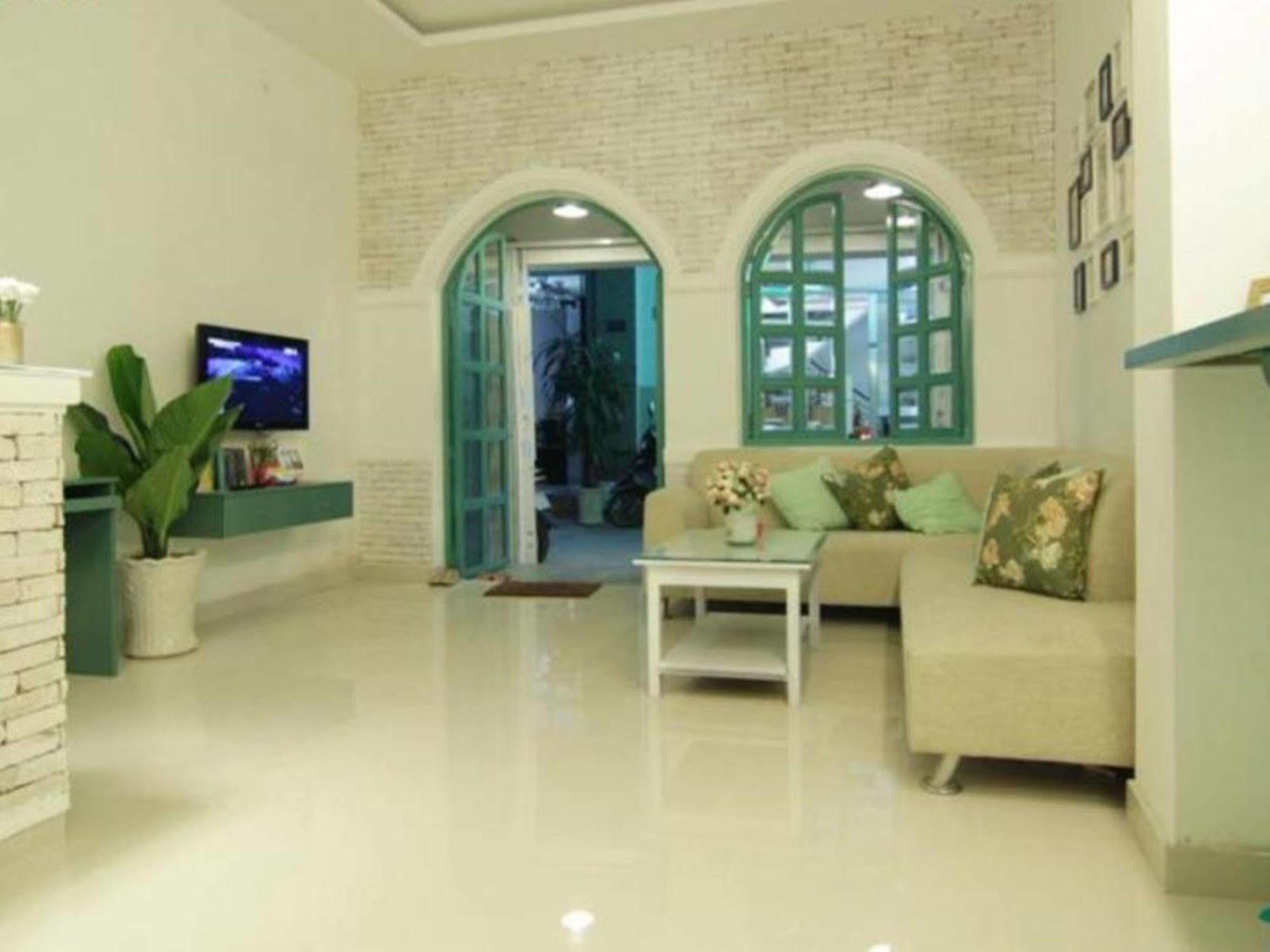 Lily Hostel Ho Chi Minh-stad Buitenkant foto